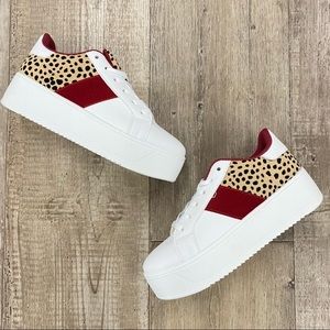 New in Box Qupid Riza Platform Sneakers White Leopard & Red Sz 6